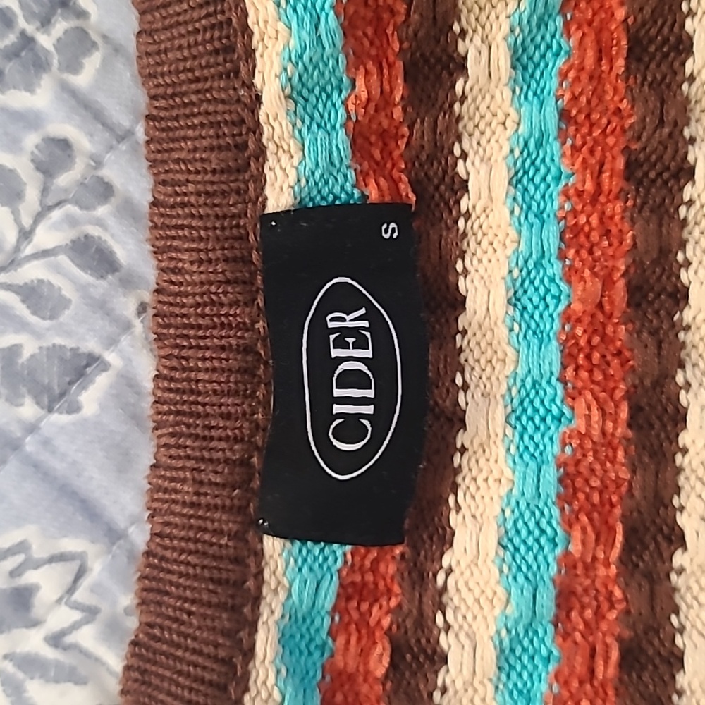 Sweater - Picture 3 of 4